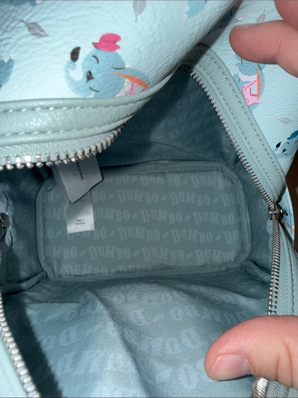 Dumbo Loungefly backpack - Picture 7 of 7